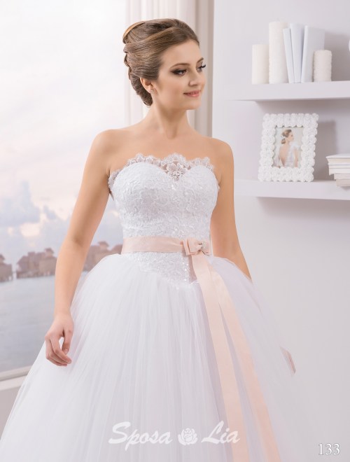 https://www.sposa-lia.com/images/stories/virtuemart/product/133 (2).jpg